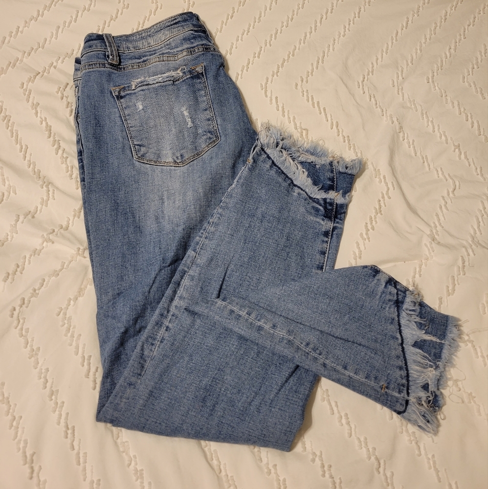 Kancan jeans, light wash, distressed ankle, size 13/30